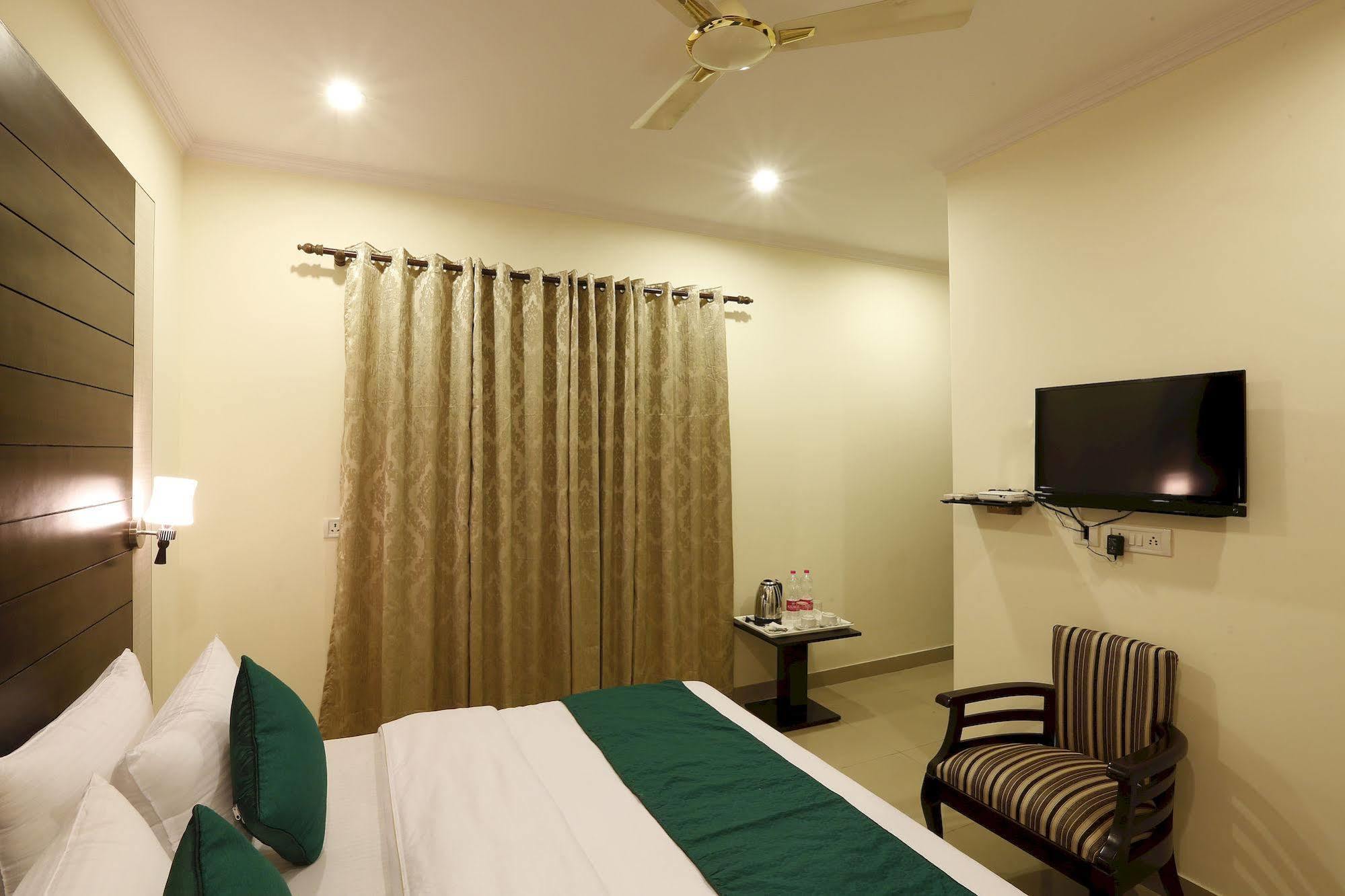 Hotel Chanakya Inn 新德里 外观 照片